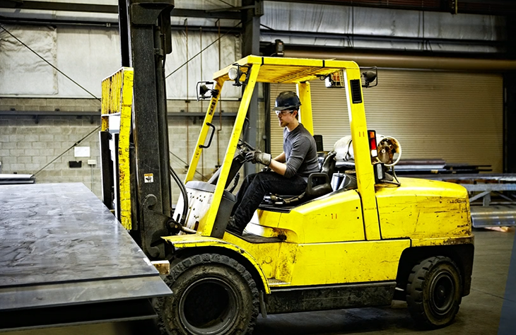 Forklift Operation 4: Traveling and Maneuvering